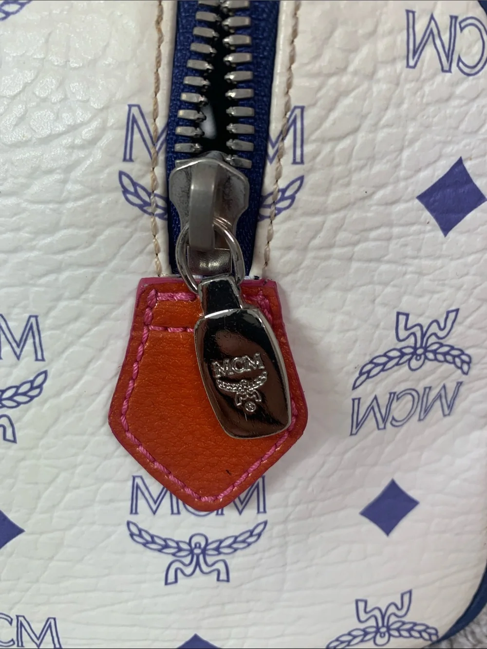 GUC MCM Visetos Princess Lion Satchel